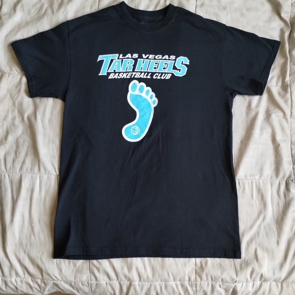 Las Vegas Tar Heels Elite Basketball * MEDIUM * T Shirt - Picture 1 of 5
